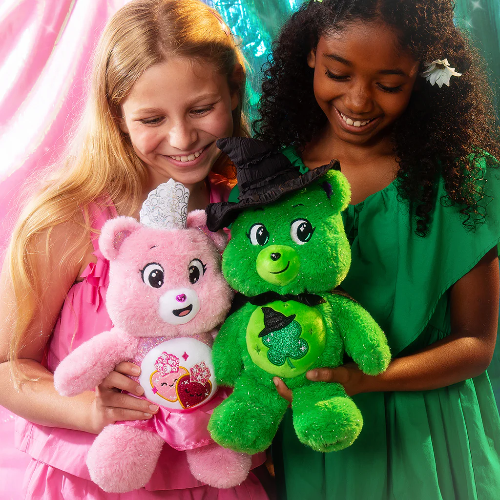 Care Bears x Wicked 2pk Boxed Set (Love-a-Lot Bear as Glinda and Good Luck Bear as Elphaba) 30cm Plush - Image 5